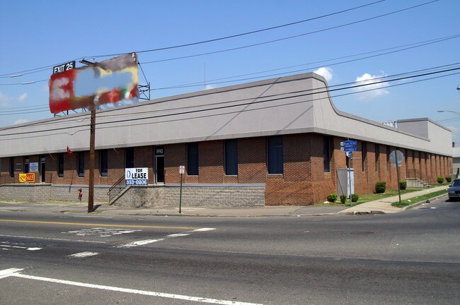 More details for 1990-2002 Commerce Dr, Bridgeport, CT - Office/Retail for Lease