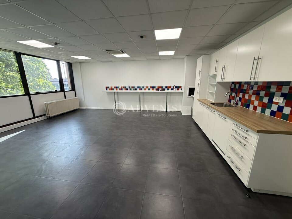 Office in Torcy for lease Interior Photo- Image 1 of 10