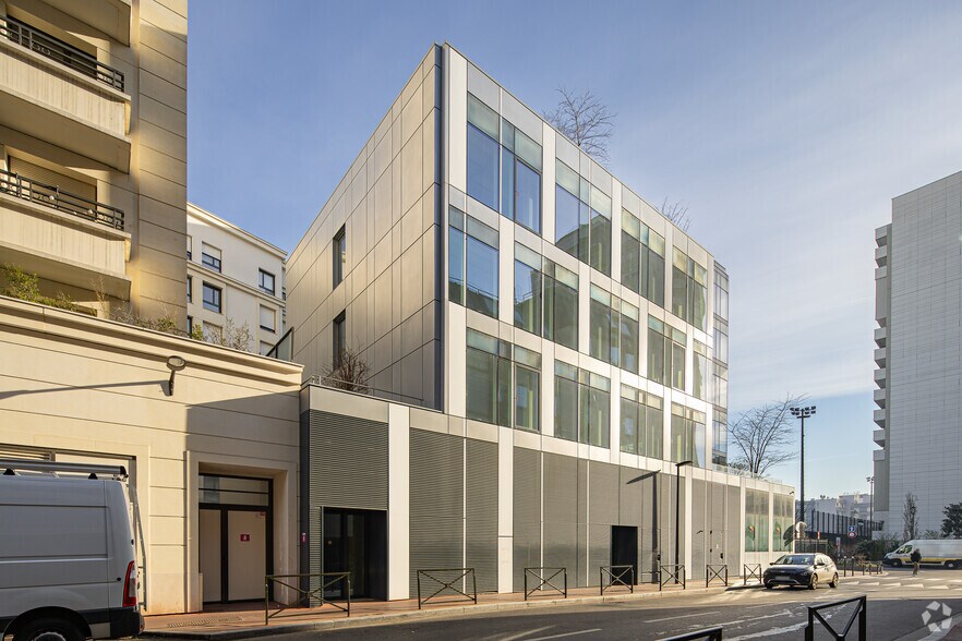 7 Rue Pablo Néruda, Levallois-Perret à louer - Photo du bâtiment - Image 2 de 11