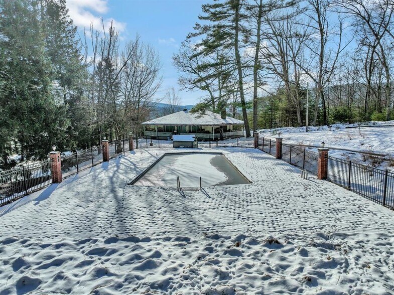 25 State Route 55, Barryville, NY à vendre - Photo du bâtiment - Image 2 de 16