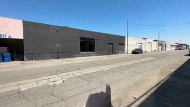 831 E 61st St, Los Angeles, CA for lease - Commercial Listing Video 