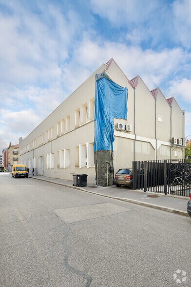 Office in Villeurbanne for sale - Building Photo - Image 3 of 3