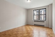 08-300-W-72nd-St-_1c-Apt.-1C_inGageRE_0004-Decluttered