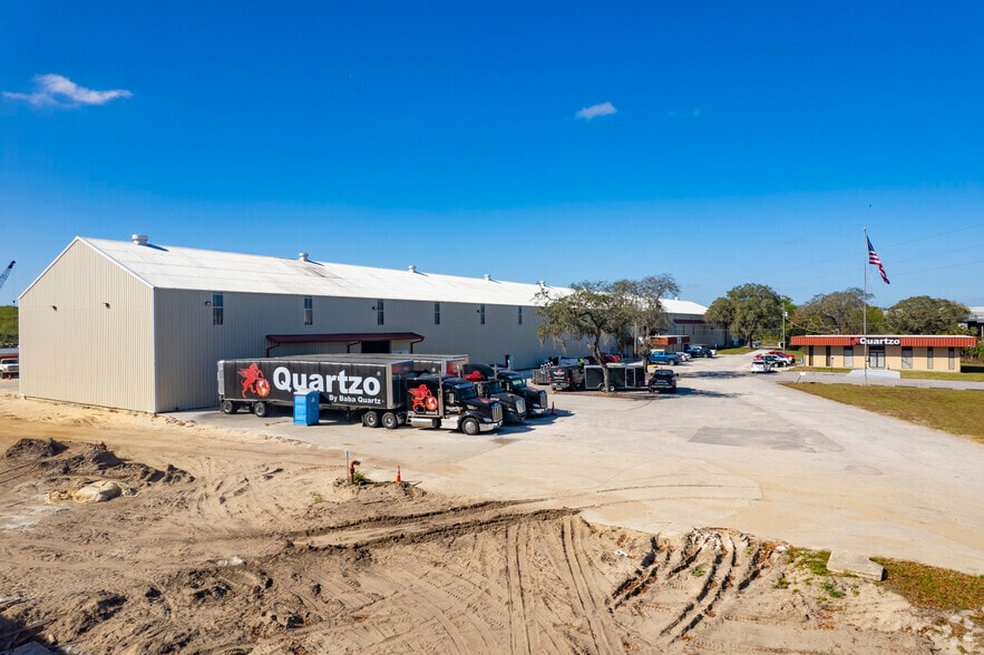 5115 Shadowlawn Ave, Tampa, FL for lease - Building Photo - Image 3 of 8