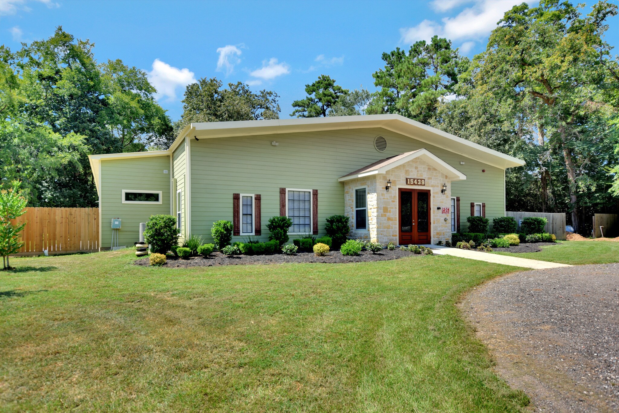 15439 McRae Lk, Conroe, TX for sale Primary Photo- Image 1 of 1