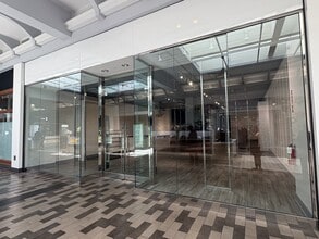 1900 Tamiami Trl N, Naples, FL à louer Photo intérieure- Image 1 de 1