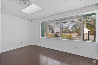 235 Lincoln Rd, Miami Beach, FL for lease Interior Photo- Image 2 of 2
