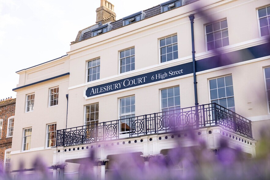 High St, Marlborough à louer - Photo du bâtiment - Image 2 de 8