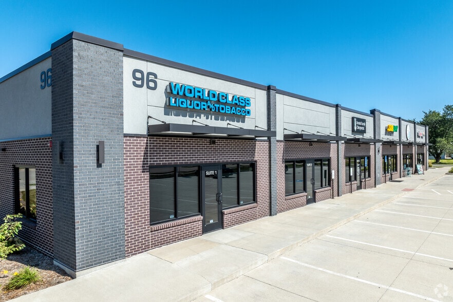 96 Paine Cir, Bondurant, IA for lease - Building Photo - Image 3 of 7
