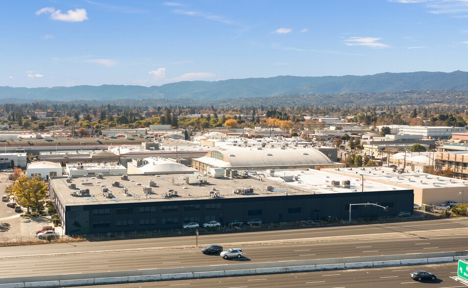 1089 Mills Way, Redwood City, CA for lease - Building Photo - Image 2 of 10