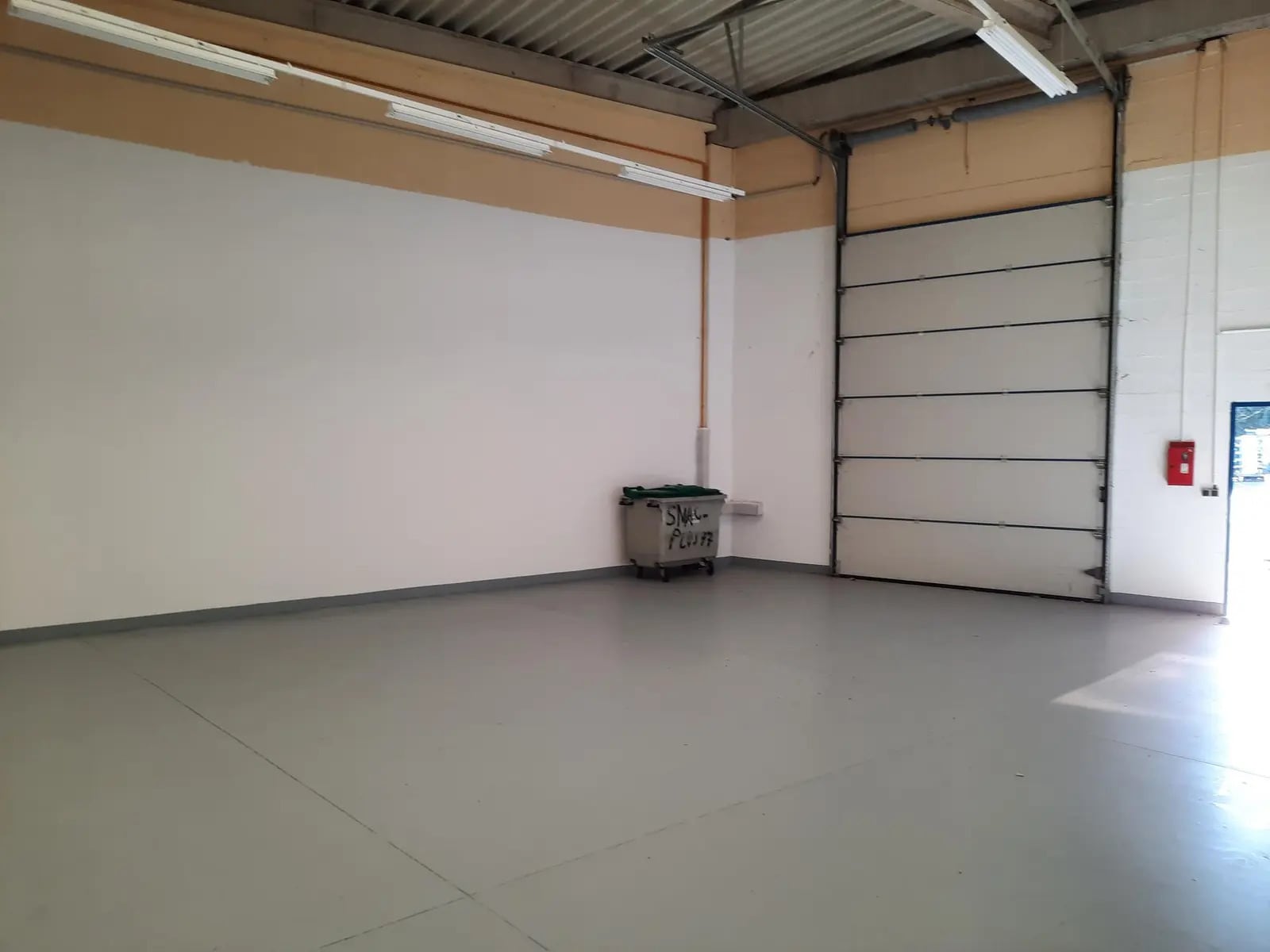 Flex in Moissy-Cramayel for lease Building Photo- Image 1 of 5