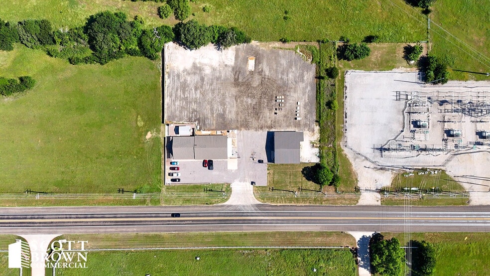 1212 W Sherman Dr, Aubrey, TX à vendre - Photo du bâtiment - Image 3 de 24