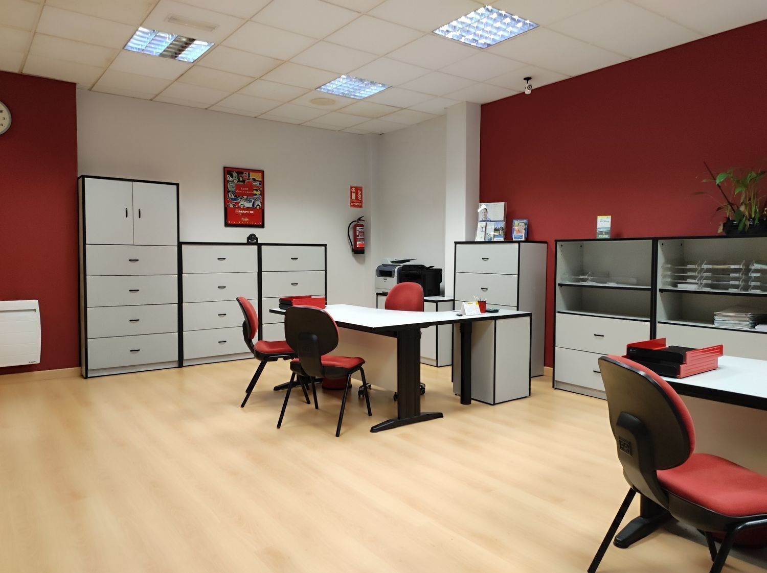 Office in A Coruña, La Coruna for lease Interior Photo- Image 1 of 8