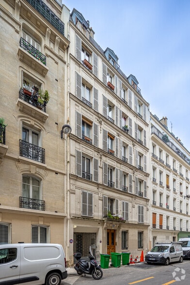 Immeuble residentiel dans Paris à vendre - Photo principale - Image 1 de 1