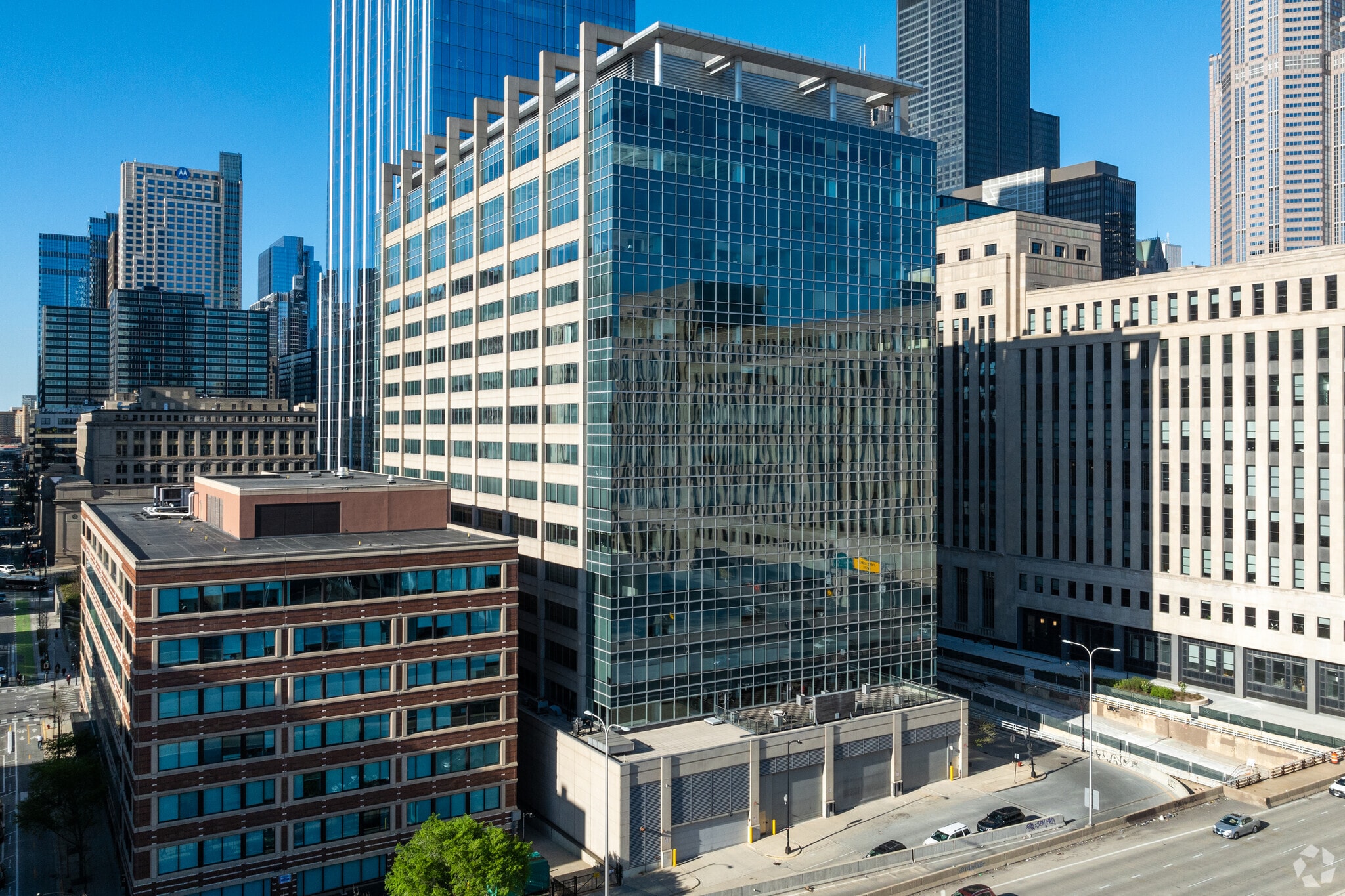 525 W Van Buren St, Chicago, IL for lease Primary Photo- Image 1 of 48