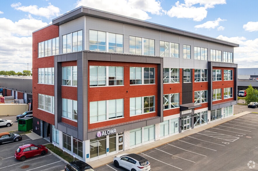 4700-4762 Louis-B.-Mayer Rue, Laval, QC for lease - Building Photo - Image 3 of 24