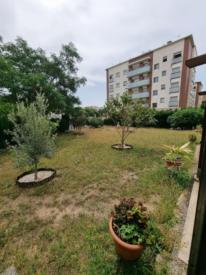 Lloret de Mar, GER 17310 - Unit - - - Interior Photo - Image 2 of 3