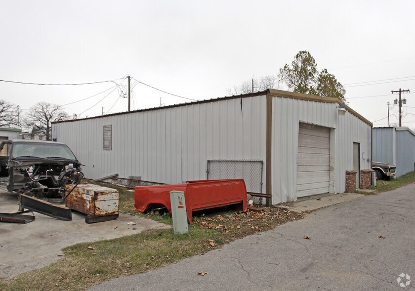 6716 NW 10th St, Oklahoma City, OK for sale - Primary Photo - Image 1 of 2