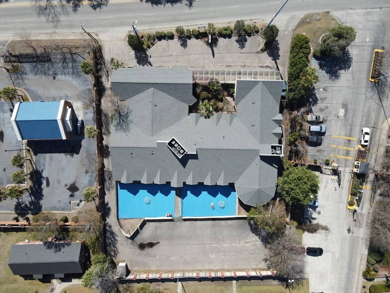 1910 Mcmillan Ave, Charleston, SC à louer - Photo du bâtiment - Image 2 de 14