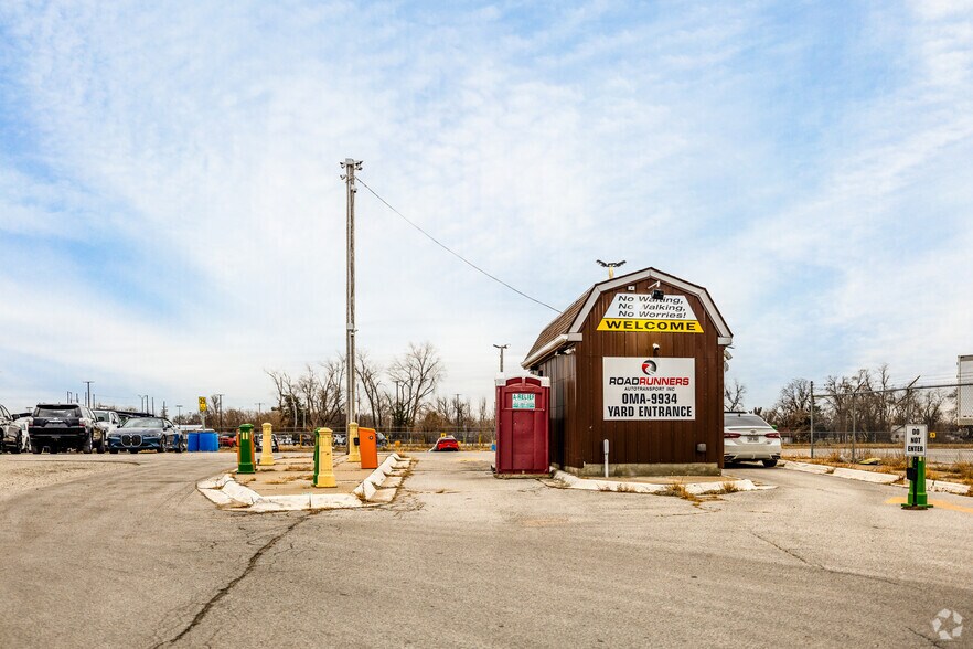 1301 E Hartman Ave, Omaha, NE à louer - Photo du bâtiment - Image 3 de 11