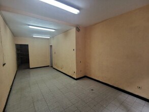 Retail in Manresa, Barcelona for lease Interior Photo- Image 2 of 4