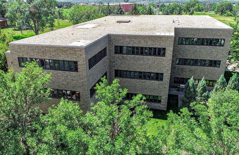 2000 Schafer St, Bismarck, ND for lease - Primary Photo - Image 1 of 3