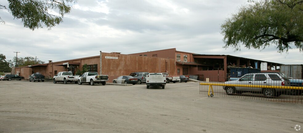 1350 E Southcross Blvd, San Antonio, TX à vendre - Photo du bâtiment - Image 3 de 14
