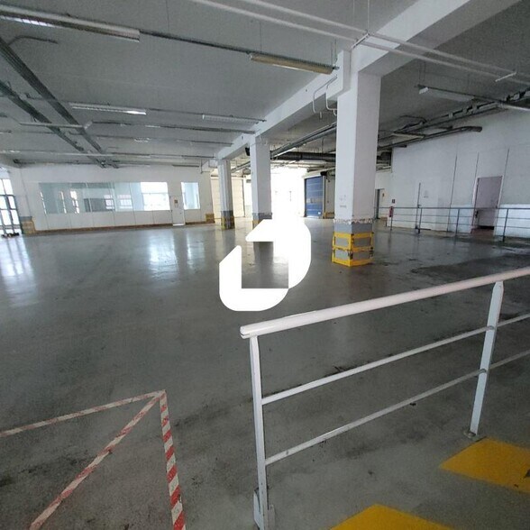 Flex dans Issy-les-Moulineaux à louer - Photo du bâtiment - Image 3 de 5