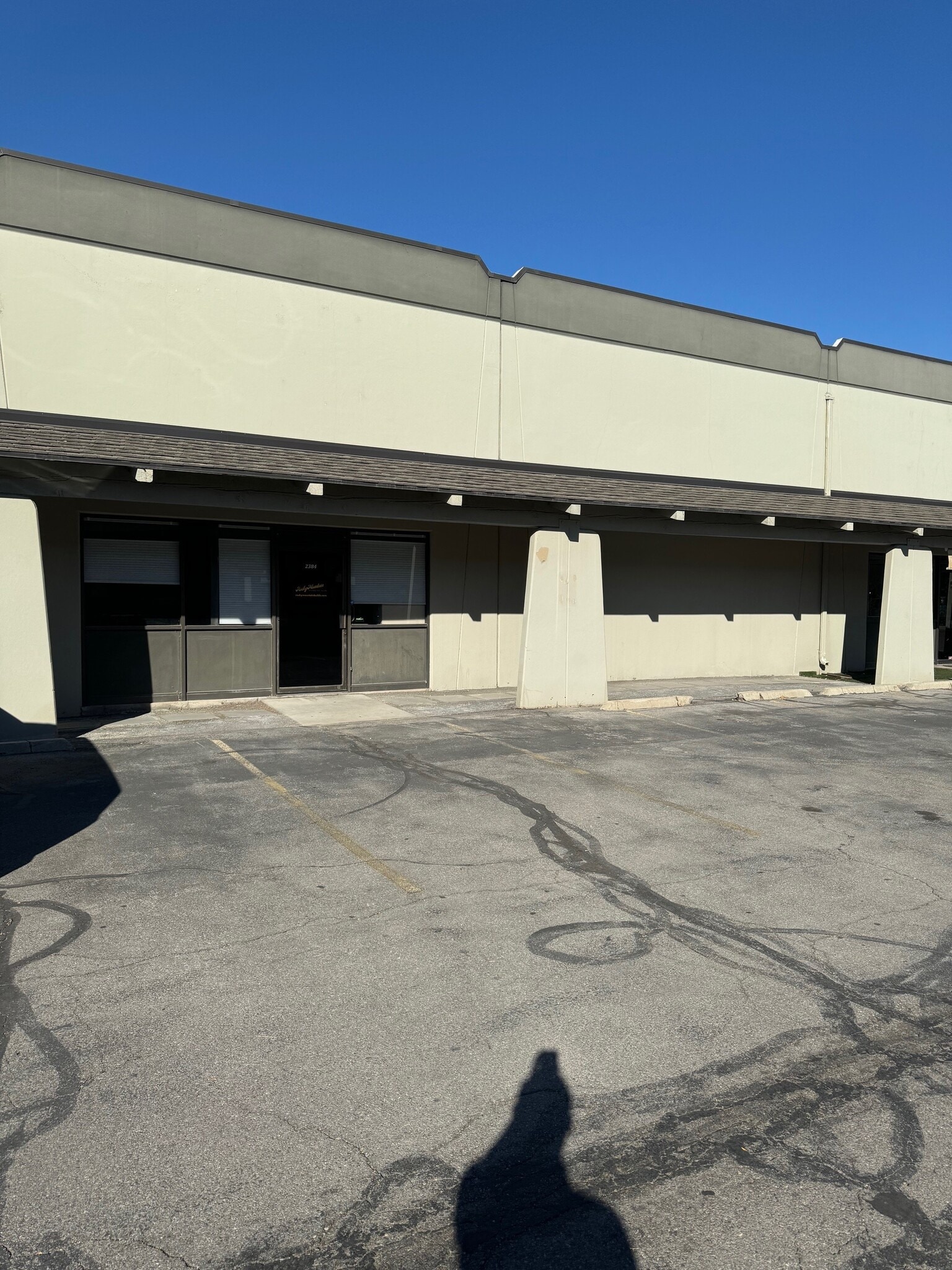 2340-2386 S Redwood Rd, Salt Lake City, UT à louer Photo du bâtiment- Image 1 de 10