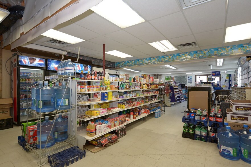 8715-8717 Bank St, Vernon, ON à vendre - Photo du bâtiment - Image 2 de 22