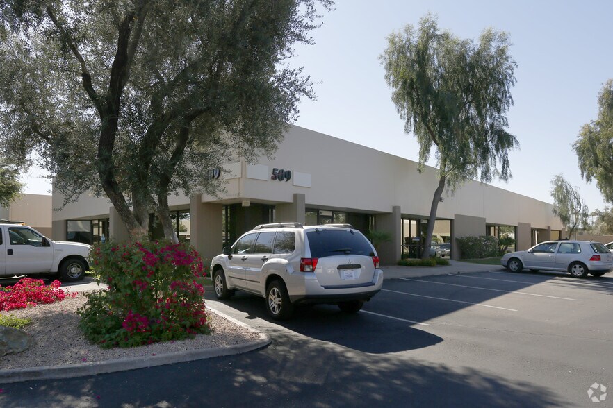 637 S 48th St, Tempe, AZ à louer - Photo du bâtiment - Image 3 de 22