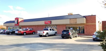 1100-1106 SW 19th St, Moore, OK à louer Photo du bâtiment- Image 1 de 8