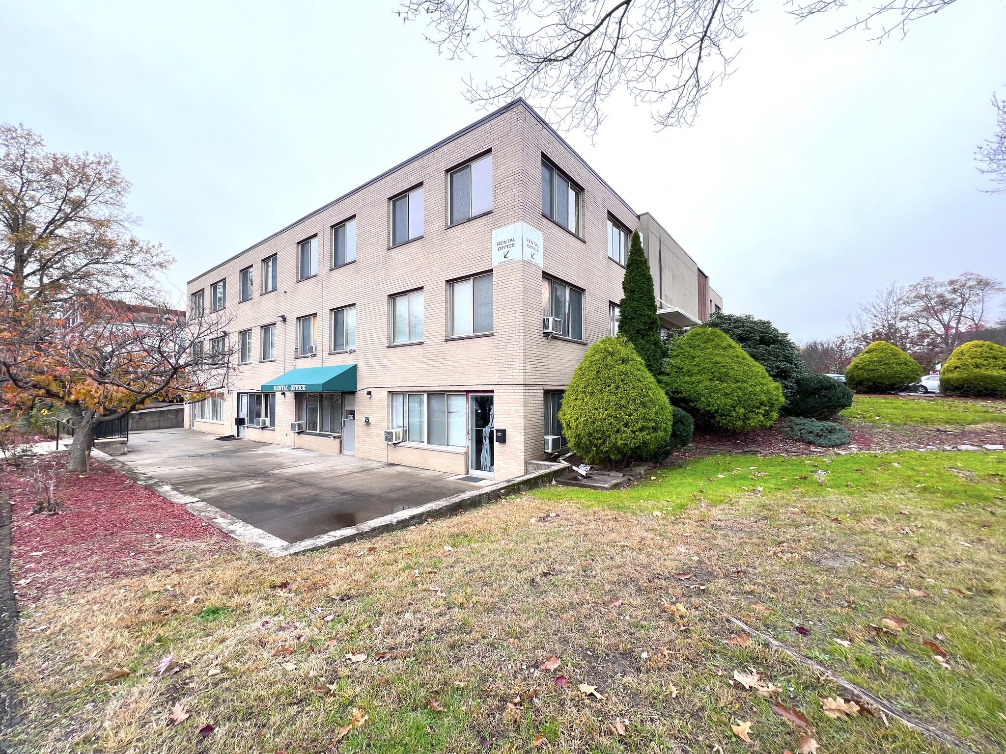 621 Farmington Ave, Hartford, CT for sale Building Photo- Image 1 of 1