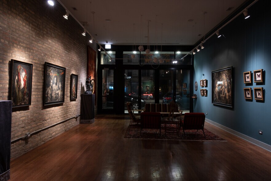 2753 W Fullerton Ave, Chicago, IL à louer - Photo du bâtiment - Image 2 de 14