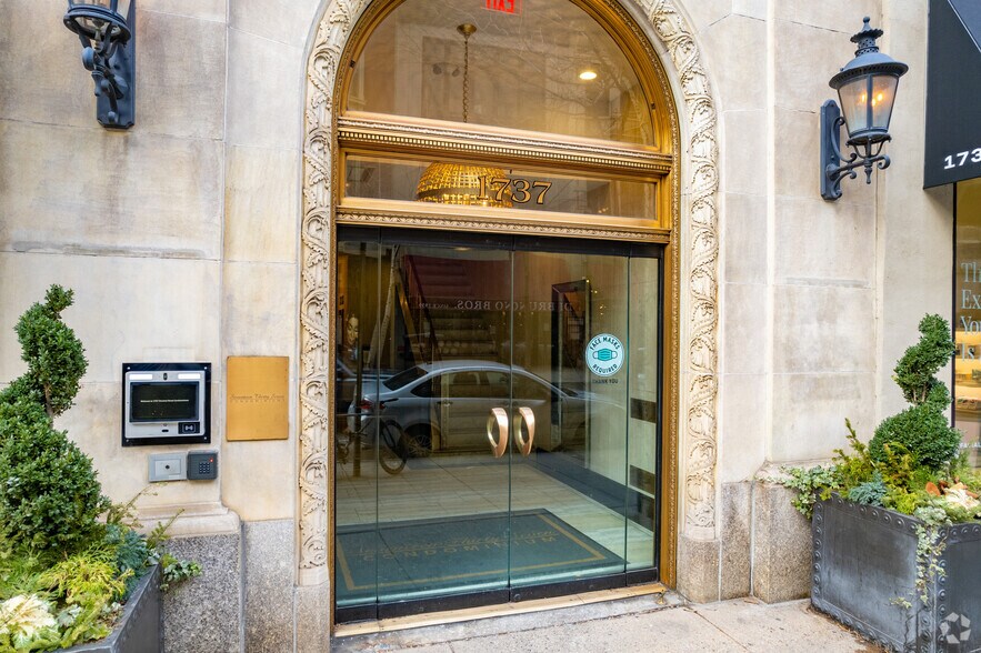 1737-1739 Chestnut St, Philadelphia, PA à louer - Photo du bâtiment - Image 3 de 32