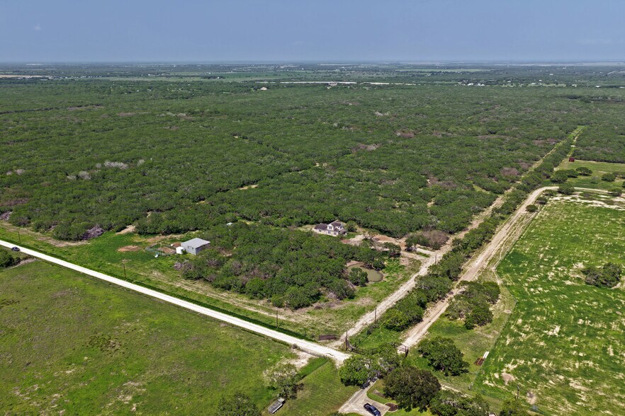 160 S County Road 1040, Kingsville, TX à vendre - Photo du bâtiment - Image 2 de 8