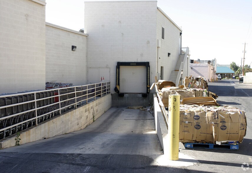 840-860 S Rancho Dr, Las Vegas, NV for lease - Building Photo - Image 2 of 12