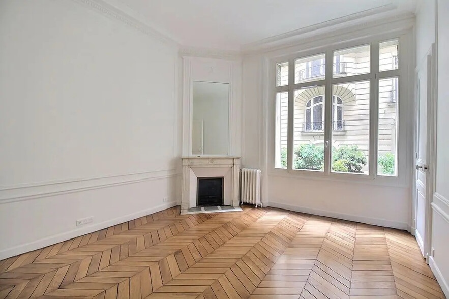 Bureau dans Paris à louer - Photo du bâtiment - Image 2 de 8