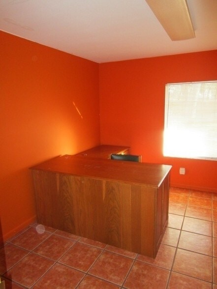 855 E Brandon Blvd, Brandon, FL à vendre - Photo du bâtiment - Image 3 de 21