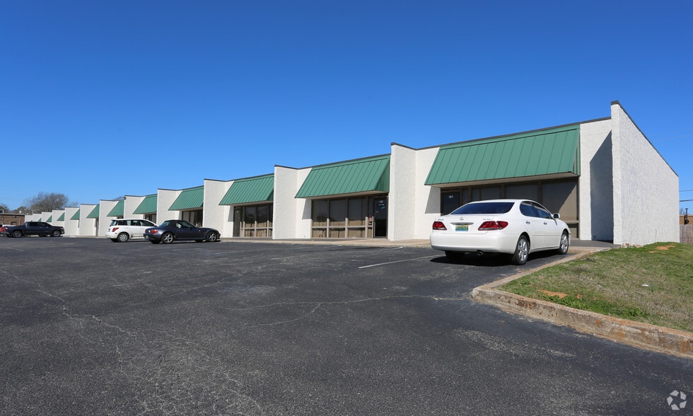 25 Commerce Ave, Bessemer, AL for lease - Building Photo - Image 2 of 4