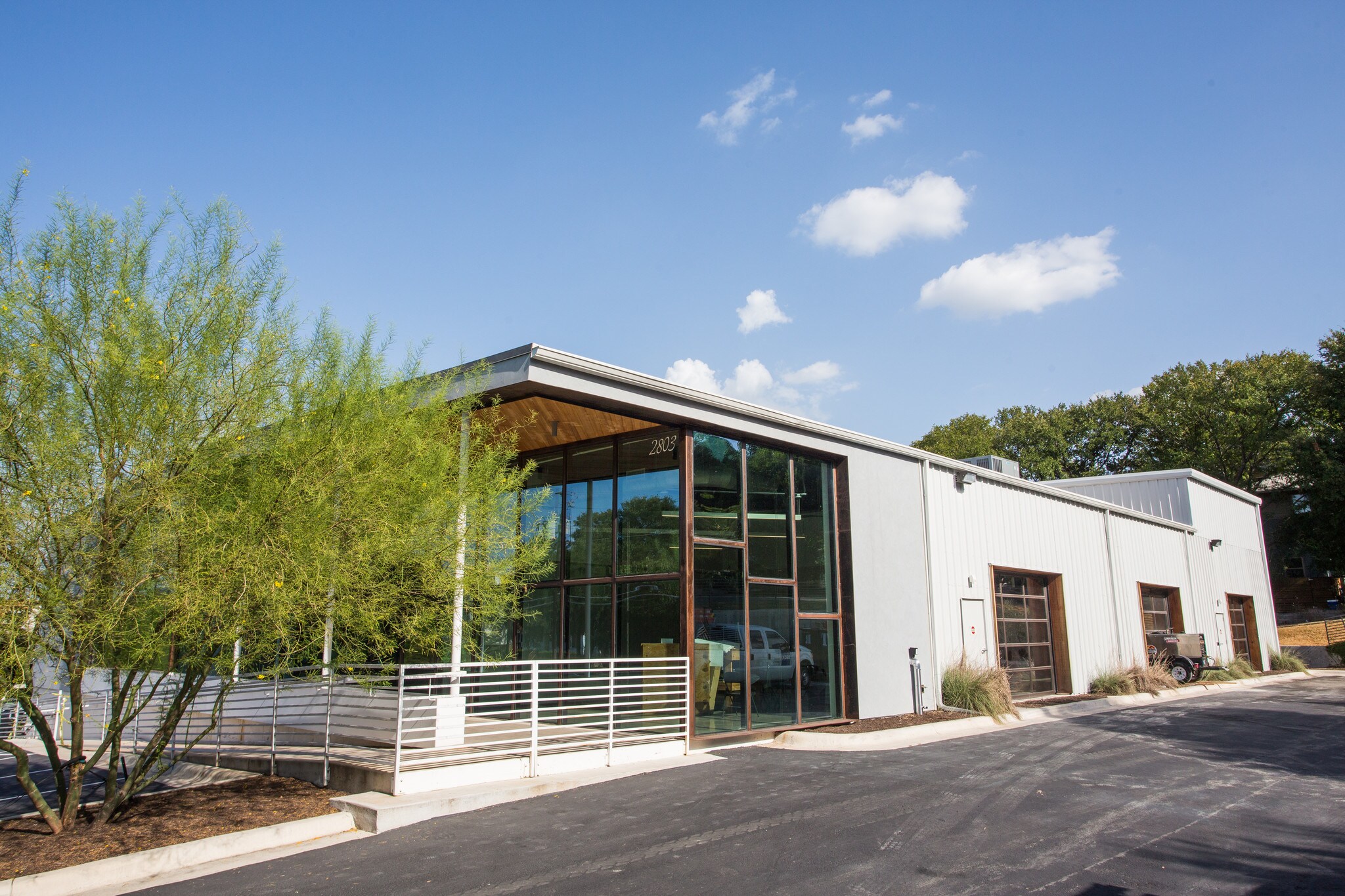 2803 Manor Rd, Austin, TX à louer Photo du bâtiment- Image 1 de 10