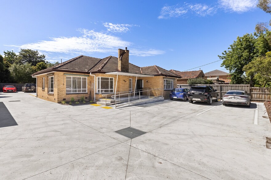 326 Stephensons Rd, Mount Waverley for sale - Primary Photo - Image 1 of 2
