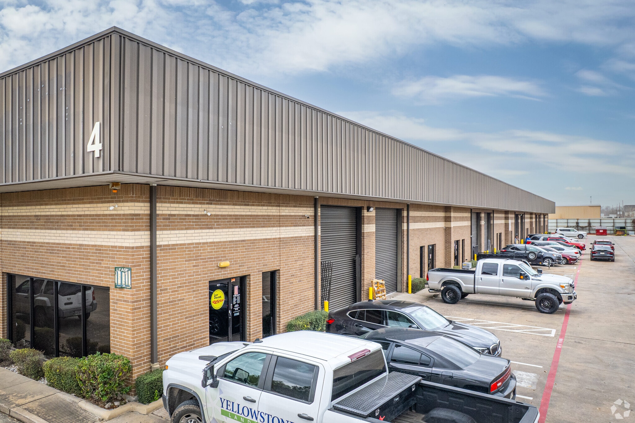 5829 W Sam Houston Pky N, Houston, TX for sale Primary Photo- Image 1 of 9