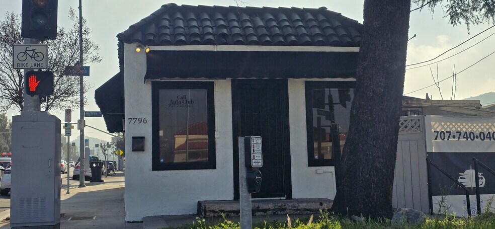 7798 Foothill Blvd, Tujunga, CA à vendre - Photo principale - Image 1 de 1