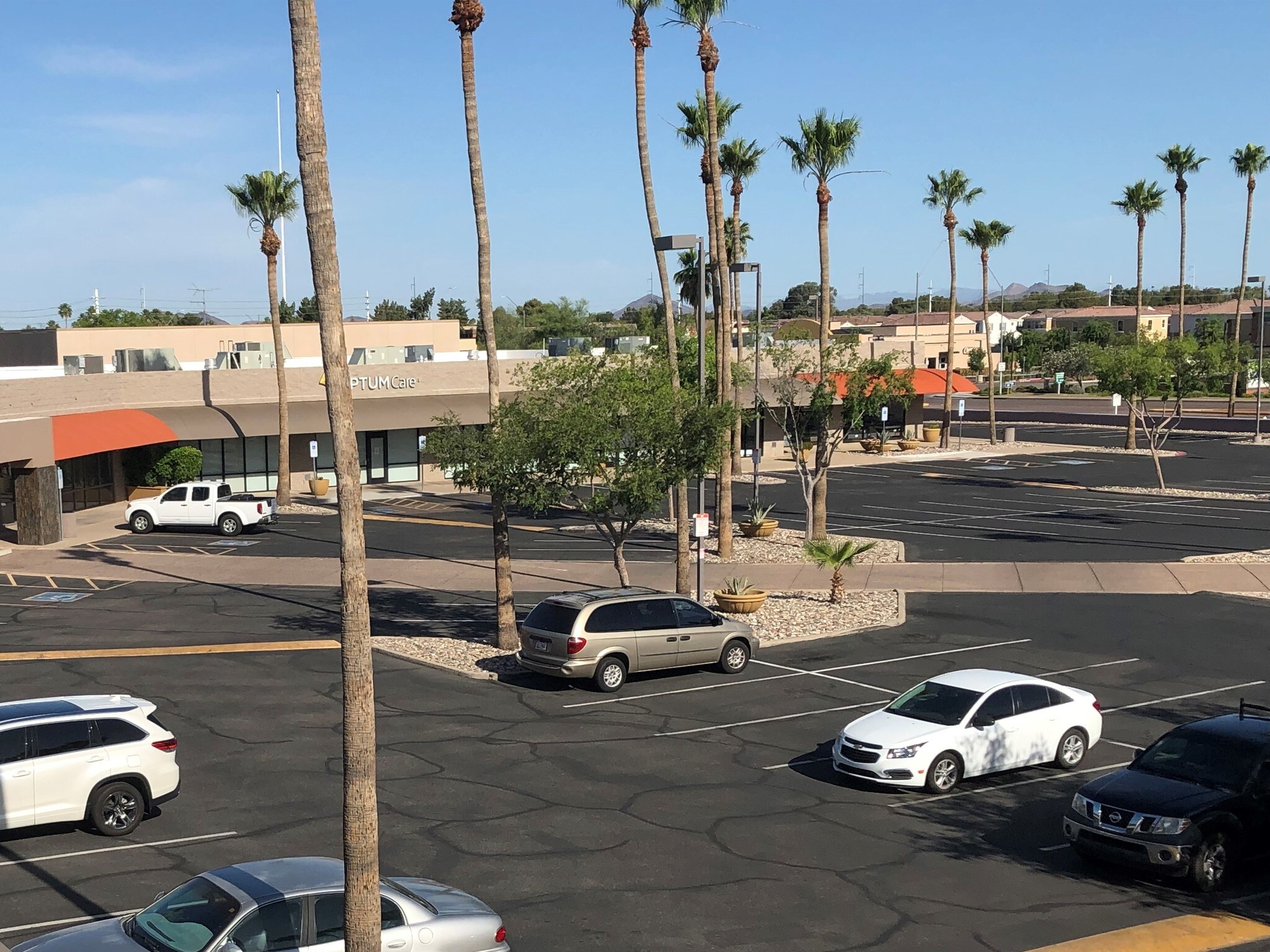 1107 E Bell Rd, Phoenix, AZ à louer Photo principale- Image 1 de 21