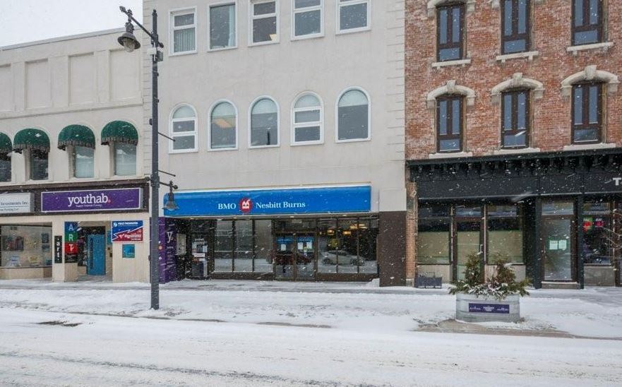 210 Front St, Belleville, ON à louer Photo principale- Image 1 de 2