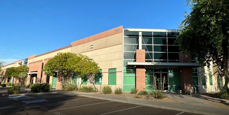 7427 E Hampton Ave, Mesa, AZ for lease - Building Photo - Image 1 of 3