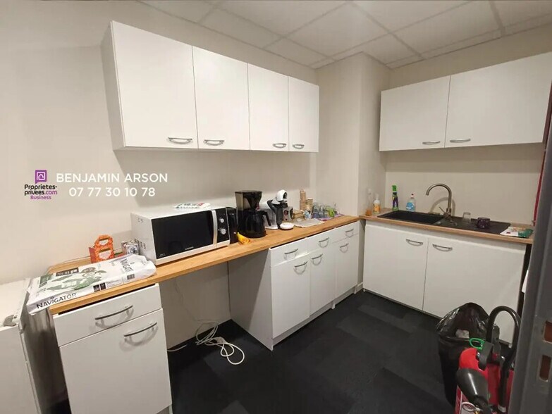 Bureau dans Aix-les-Bains à vendre - Photo du bâtiment - Image 3 de 6