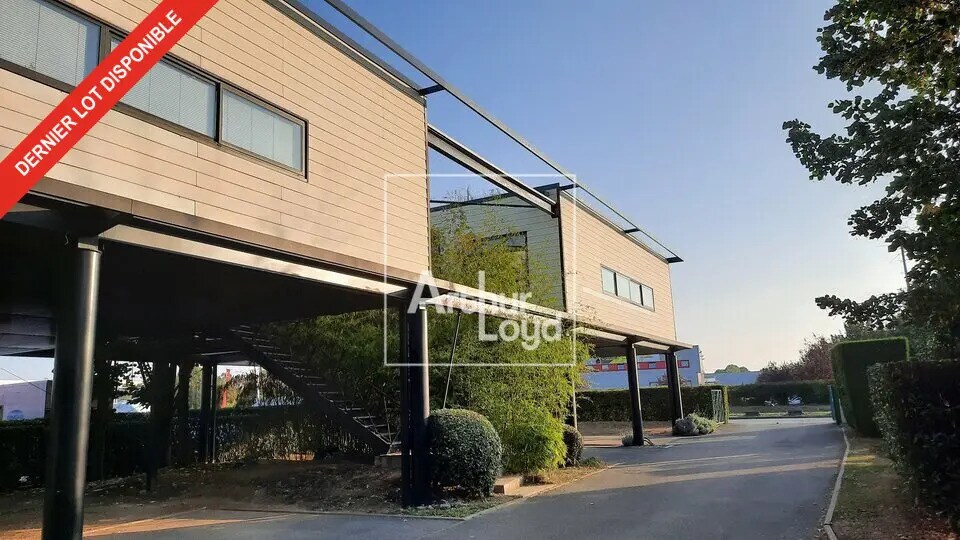 Office in Vert-Saint-Denis for lease - Primary Photo - Image 1 of 7