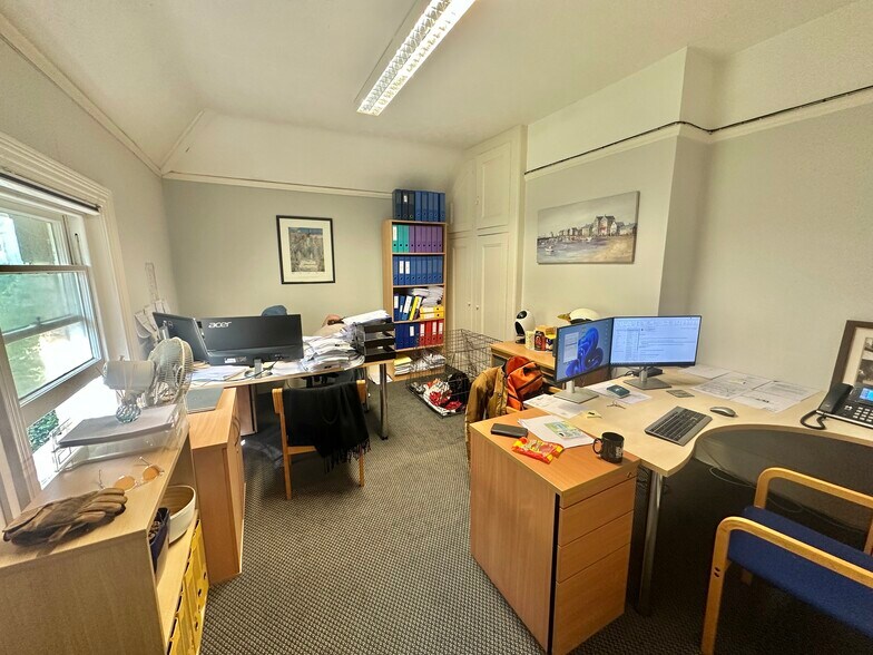 4 Dean Park Cres, Bournemouth à louer - Photo du bâtiment - Image 2 de 3